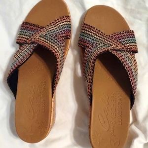 Cali from Sketchers luxe foam wedge sandals size 9.5